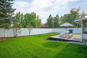 Unclassified image, 2 of 42, button - Updated Rancher near shopping & restaurants (Spokane)