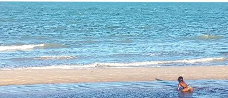 Gần bãi biển, cát trắng, 2 quán bar trên bãi biển