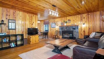 Télévision, cheminée