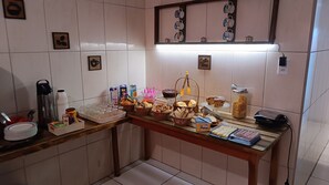 Déjeuner complet (20 BRL par personne)