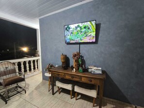 Smart-TV, Netflix, Pay-TV, Streaming-Dienste