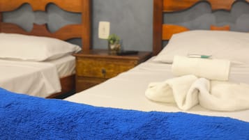 Chambre Économique Double ou avec lits jumeaux | Literie hypoallergénique, Wi-Fi gratuit