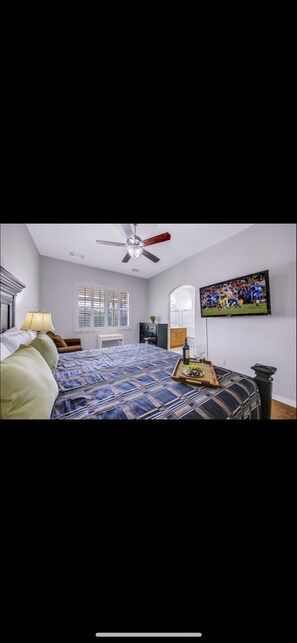 3 bedrooms, in-room safe, iron/ironing board, free WiFi