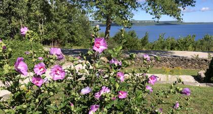 All season spectacular water view cottage overlooking Georgian Bay.