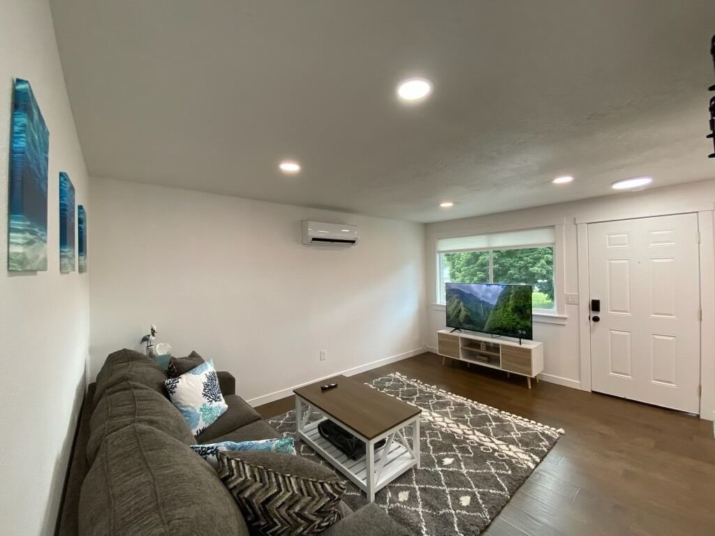 🏖 🏐 Upstairs Valley Beach Escape Apartment 🛹 💦 🏀4