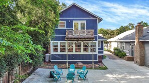 Terrace/patio - Fun Cozy Memphis Getaway Close to Beale Street! (Memphis)