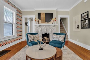 Interior - Fun Cozy Memphis Getaway Close to Beale Street! (Memphis)