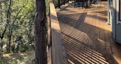 Contact us for 10% off Mem. Wknd ~ Central A/C, Close to Lakes & Beautiful Deck!