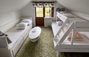 4 bedrooms, free WiFi