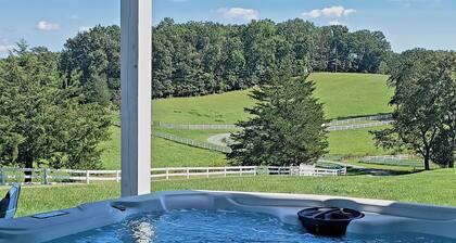 Cowboy hide-a-way cottage with hot tub on historic farm close to everything