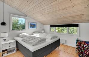 3 室のベッドルーム、旅行用ベビーベッド、WiFi (無料)