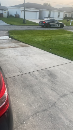 المنطقة المحيطة بالمنشأة