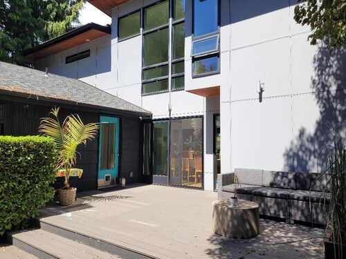 Modern, spacious five bedroom home on quiet street