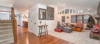 Mountain Chalet*Riverfront*Hottub*StevensPass