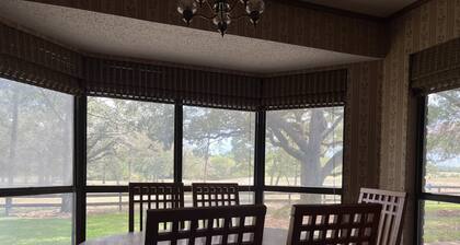 Peace and Quiet in the country just minutes from TAMU