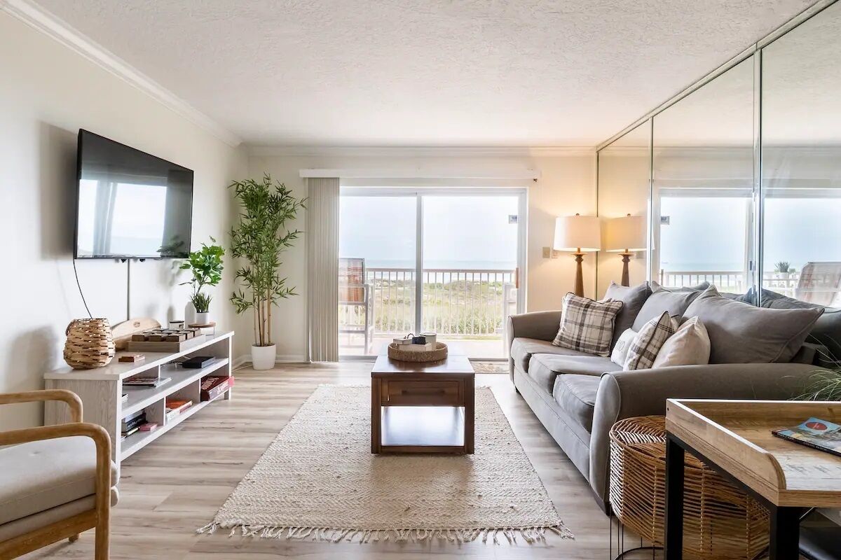 New Amazing Ocean Views Beachfront Cocoa Beach heated Pool fully equiped for fun