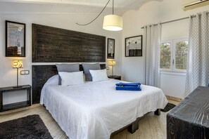 4 chambres, fer et planche à repasser, Wi-Fi gratuit, draps fournis