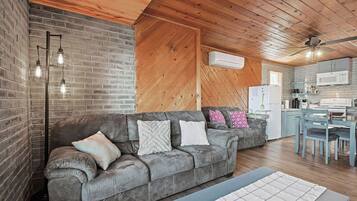 Smart-TV, Kamin, DVD-Player