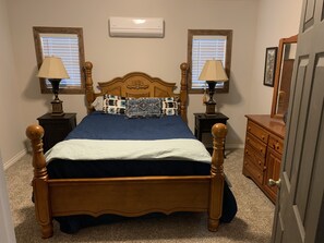 2 عدّة غرف نوم وواي فاي مجانًا وملاءات أسرّة