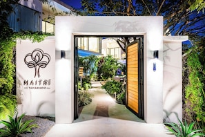 Entrée de l’hébergement