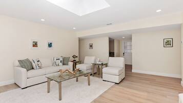 Smart TV, chimenea y servicios de streaming