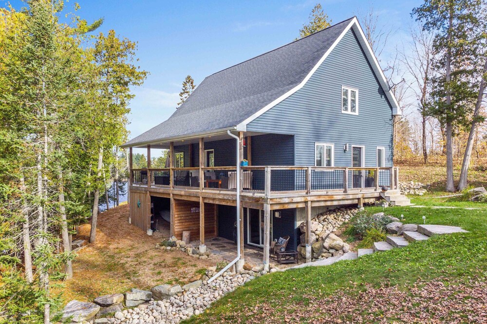 Private Lakefront Rental Cottage on Whitestone Lake
