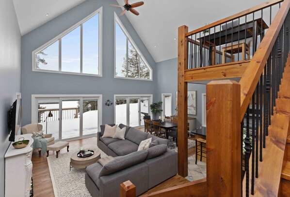 Smart TV, fireplace, DVD player, books