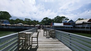 تناول الطعام بالخارج