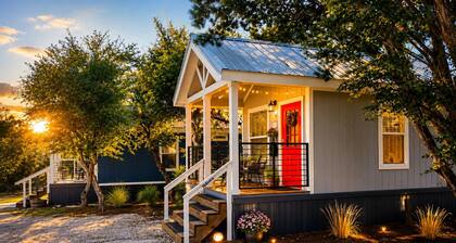 Relaxing Getaway in the Texas Hill Country - Sweet Ginger Cottage