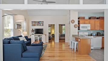 Smart TV, streaming services, video library, stereo