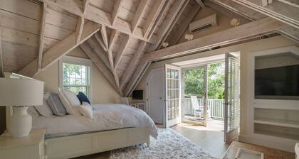 Beautiful 4 BR, 2 BA home a block fr Harbor, World Class dining