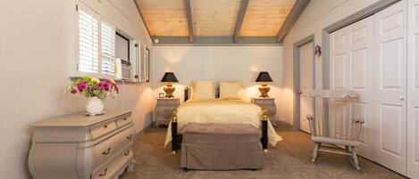 1 habitación, escritorio, wifi gratis y ropa de cama