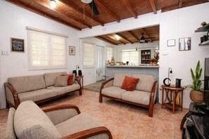 Smart-TV, Videospiele, DVD-Player, Stereoanlage