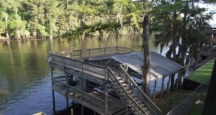 2 story Waterfront home on Big Cypress Bayou Caddo Lake