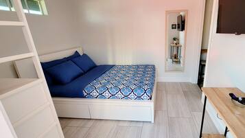 1 bedroom, in-room safe, iron/ironing board, free WiFi