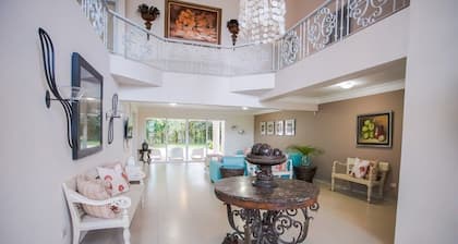 Impressive villa with pool at Metro Country Club.