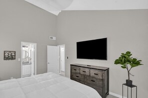 3 habitaciones, escritorio, tabla de planchar con plancha y wifi gratis 