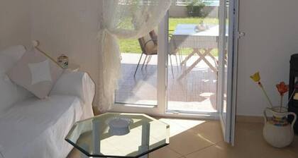 2 Bed-Sleeps4-Garden-Parking-Pets-AirCon