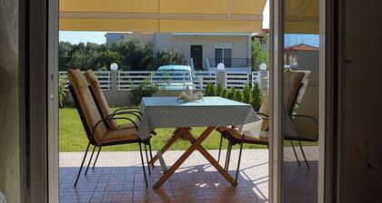 2 Bed-Sleeps4-Garden-Parking-Pets-AirCon