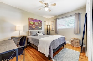 3 habitaciones, escritorio, tabla de planchar con plancha y wifi gratis