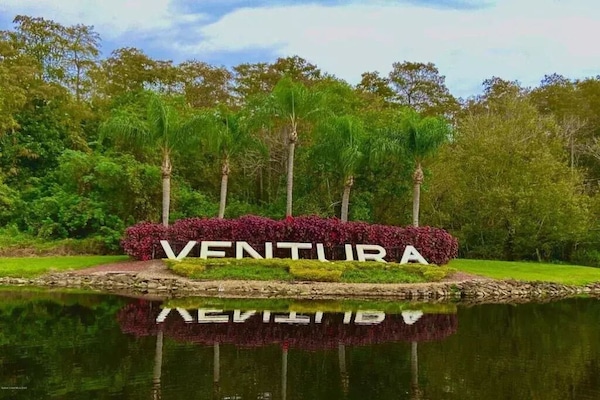 Entrance to the Golf Club.