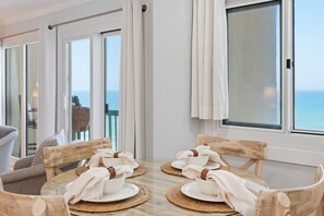 Dining - Oceanfront, By 30A, Pool, Sauna, Boat Slips FREE! (Panama City Beach)