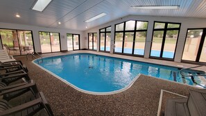 Indoor pool, outdoor pool - WOW! Walk in with indoor pool and hot tub in the heart of Branson! (Branson)