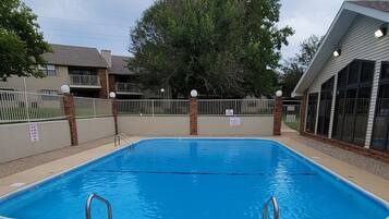 Piscina interna, piscina externa