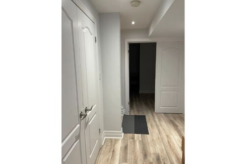 Spacious 1 bedroom basement