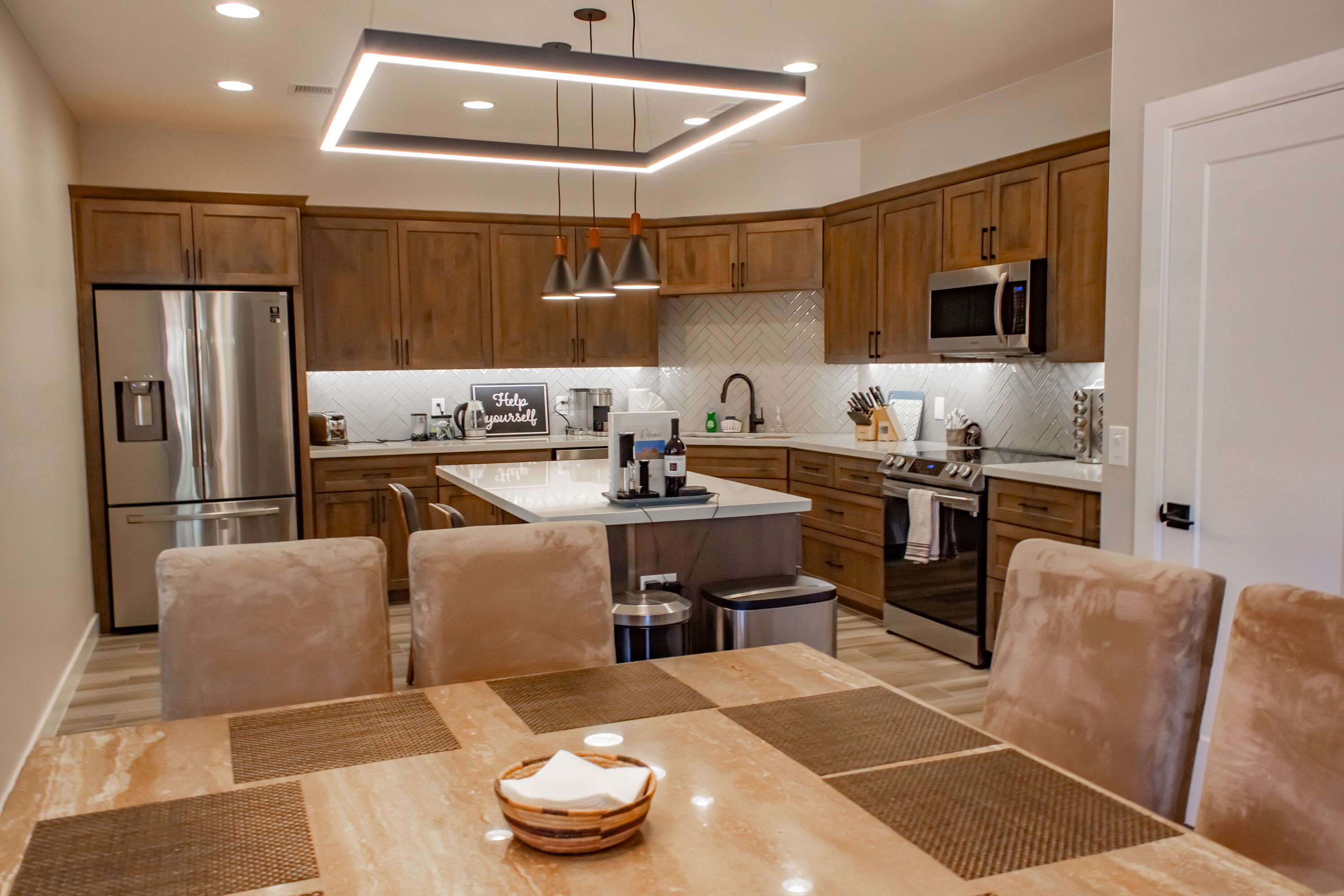 A serene Sedona getaway close to restaurants, golf, hiking and more.