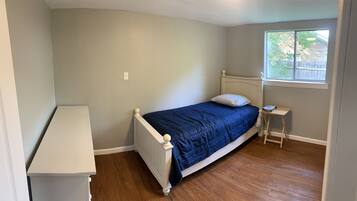 3 chambres, fer et planche à repasser, Wi-Fi gratuit, draps fournis