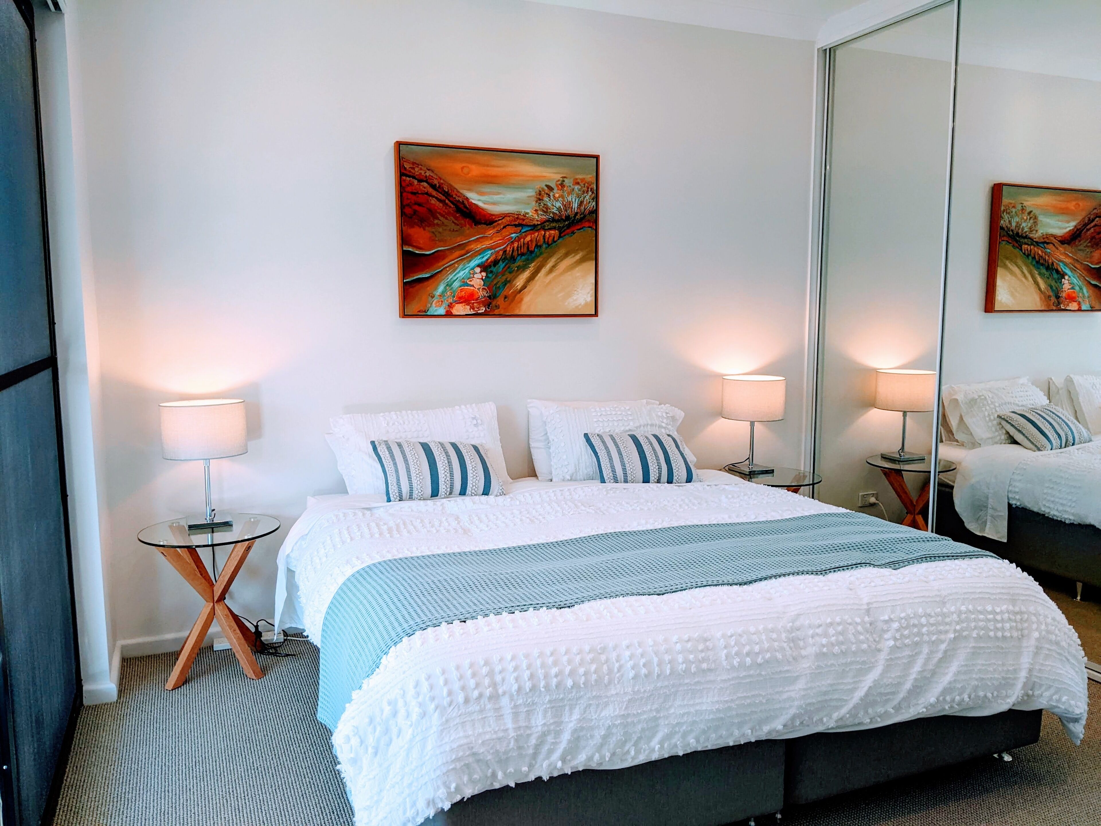 Sunny Spacious Suite with Pool + Spa - close to Manly Beach — image 3