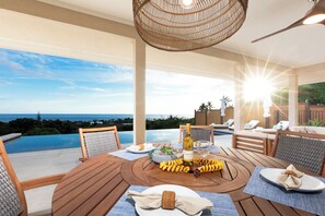 Outdoor dining - ★Luxury OceanView, Heated Infinity Salt PoolSpa, Gated, Tropical Orchard, ❤️Kona★ (Kailua-Kona)