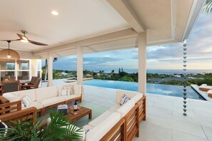 Outdoor dining - ★Luxury OceanView, Heated Infinity Salt PoolSpa, Gated, Tropical Orchard, ❤️Kona★ (Kailua-Kona)